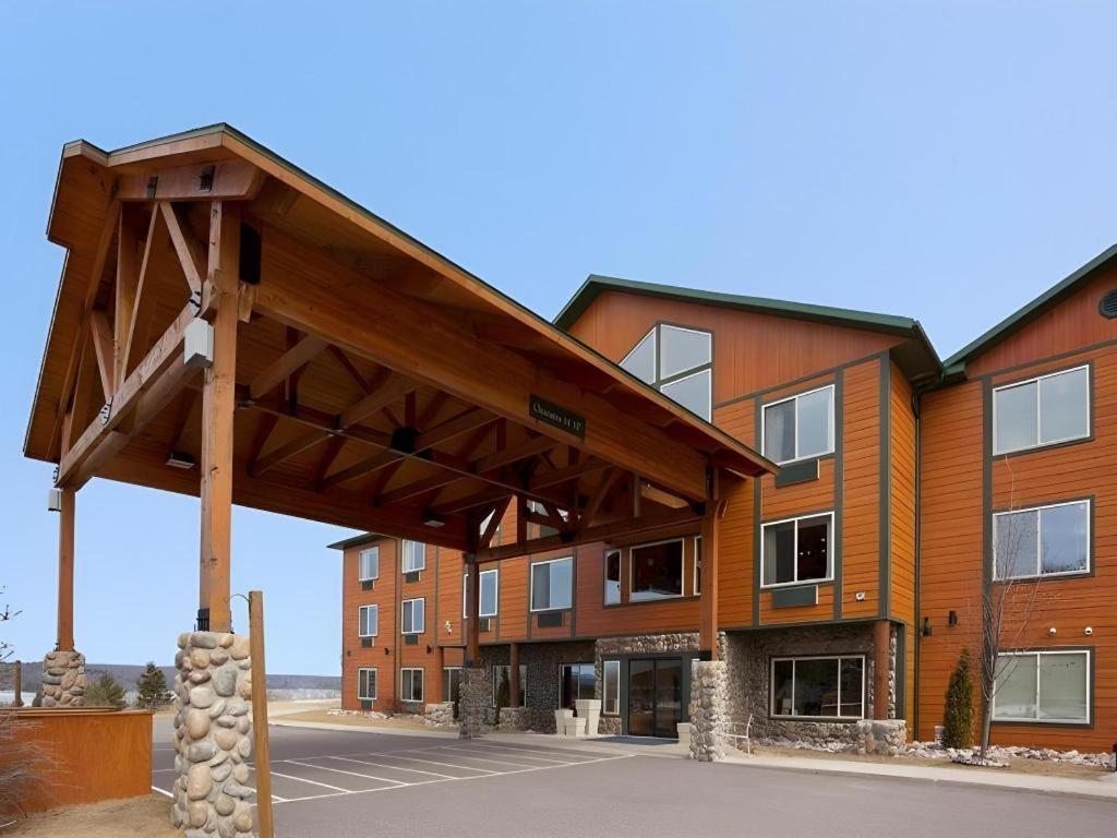 Holiday Inn Express Munising-Lakeview Hotel By Ihg Exterior photo