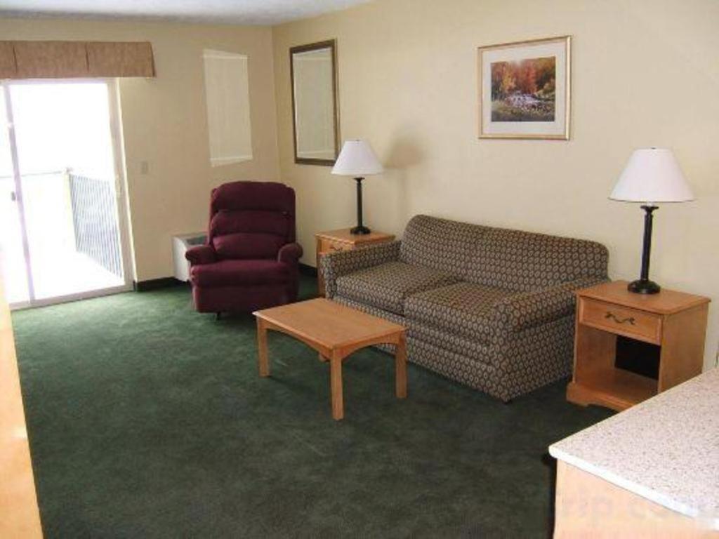 Holiday Inn Express Munising-Lakeview Hotel By Ihg Exterior photo
