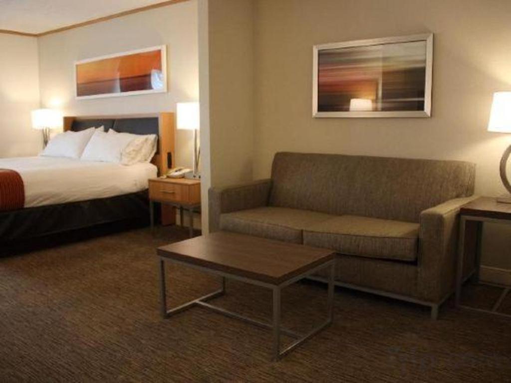 Holiday Inn Express Munising-Lakeview Hotel By Ihg Exterior photo