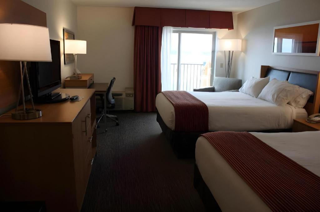 Holiday Inn Express Munising-Lakeview Hotel By Ihg Exterior photo