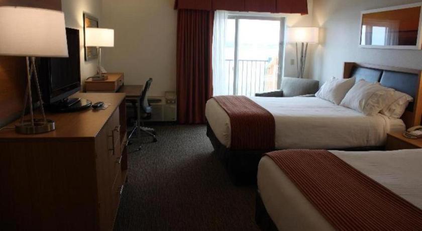 Holiday Inn Express Munising-Lakeview Hotel By Ihg Exterior photo