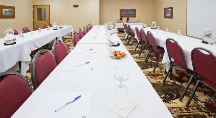 Holiday Inn Express Munising-Lakeview Hotel By Ihg Exterior photo