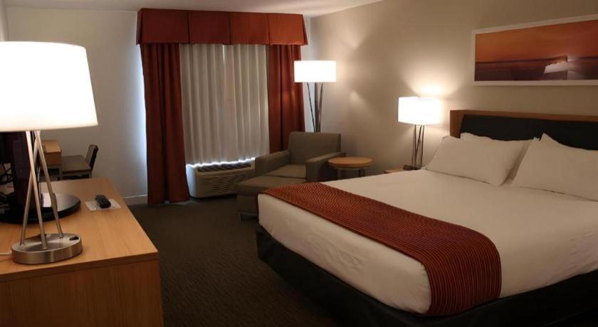 Holiday Inn Express Munising-Lakeview Hotel By Ihg Exterior photo