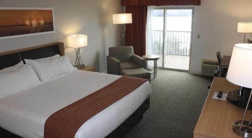 Holiday Inn Express Munising-Lakeview Hotel By Ihg Exterior photo