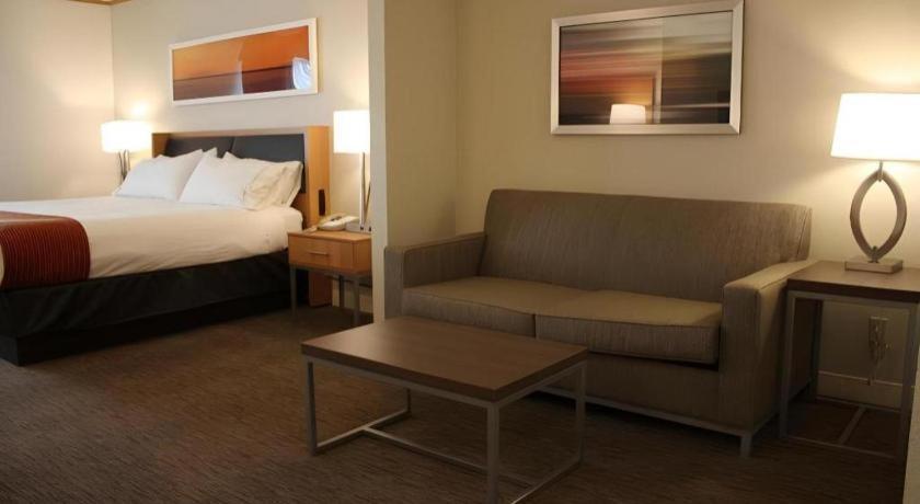 Holiday Inn Express Munising-Lakeview Hotel By Ihg Exterior photo